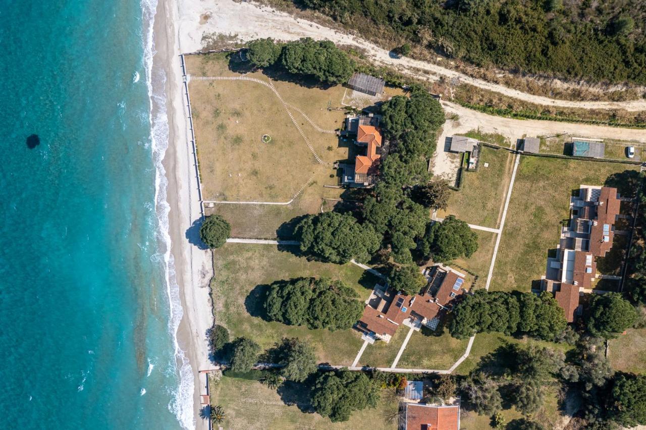 #Flh - Amalthia & Αthena Beachfront Houses In Pefkohori Exterior photo